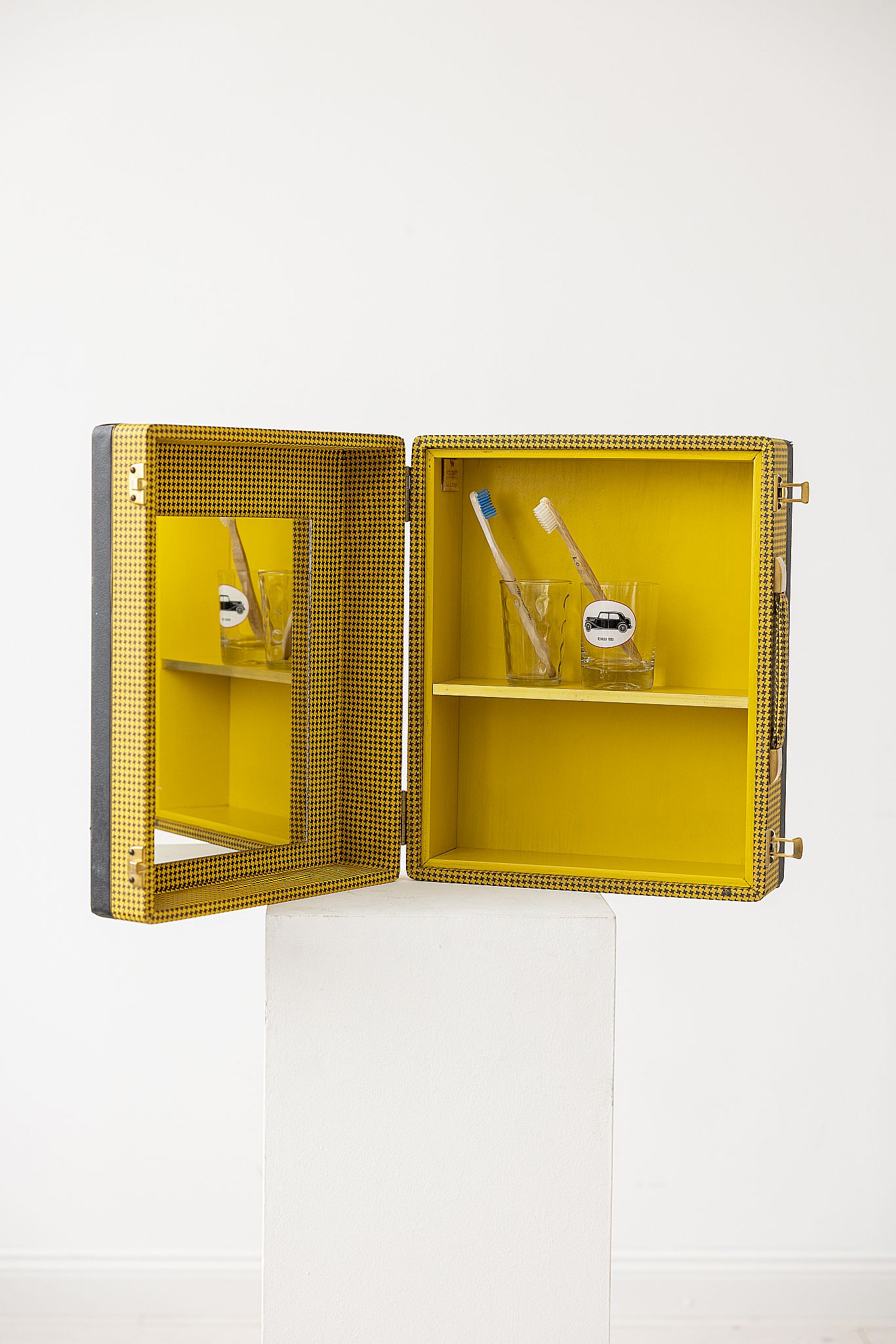 Spiegelschrank Yellow
